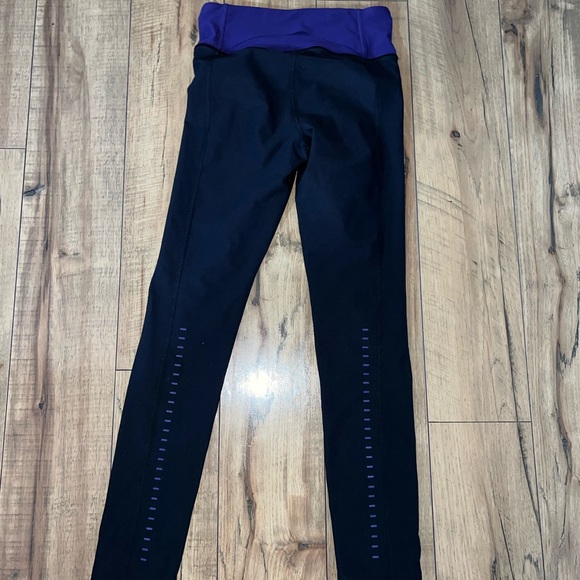 black and purple under armor leggings - Picture 4 of 4